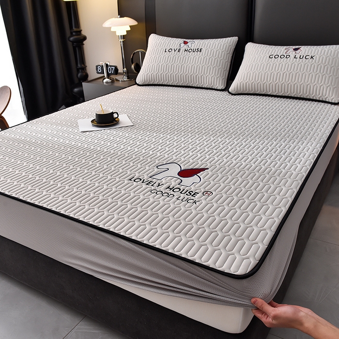 91家纺网 家纺一手货源 找家纺 炫拼家纺 2025春夏新款0.5加厚床笠乳胶凉席-小飞马系列 小飞马-珍珠灰