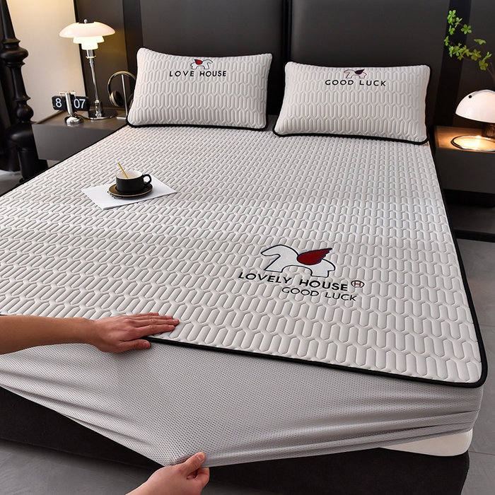 91家纺网 家纺一手货源 找家纺 炫拼家纺 2025春夏新款0.5加厚床笠乳胶凉席-小飞马系列 小飞马-珍珠灰