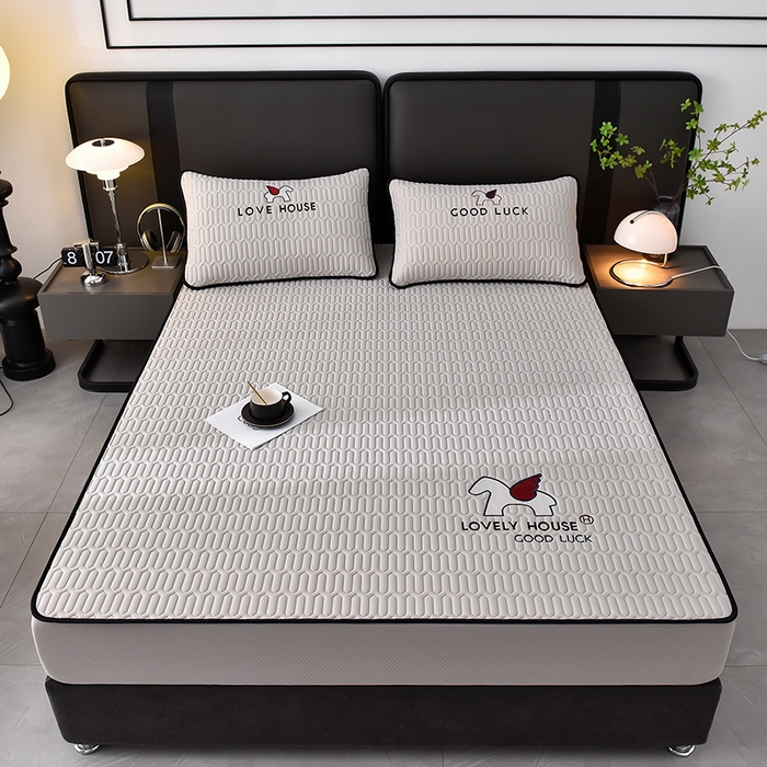 91家纺网 家纺一手货源 找家纺 炫拼家纺 2025春夏新款0.5加厚床笠乳胶凉席-小飞马系列 小飞马-珍珠灰