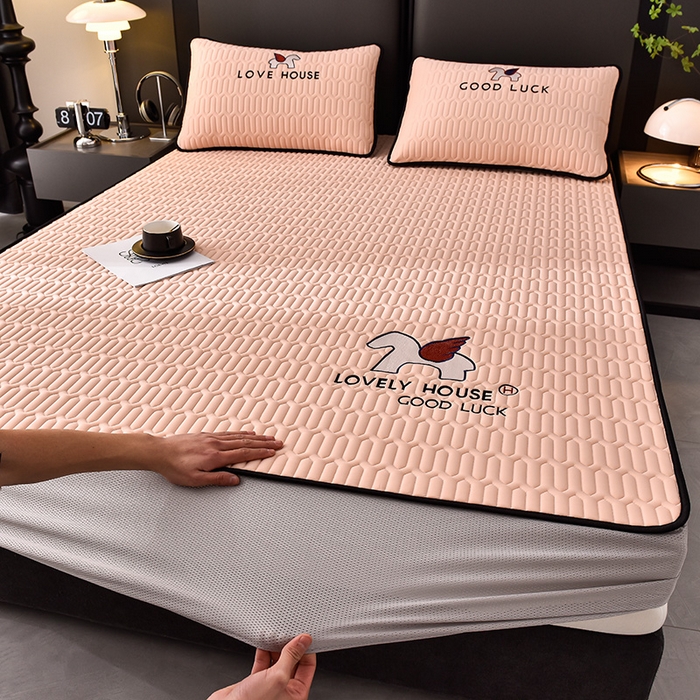 91家纺网 家纺一手货源 找家纺 炫拼家纺 2025春夏新款0.5加厚床笠乳胶凉席-小飞马系列 小飞马-香妃粉