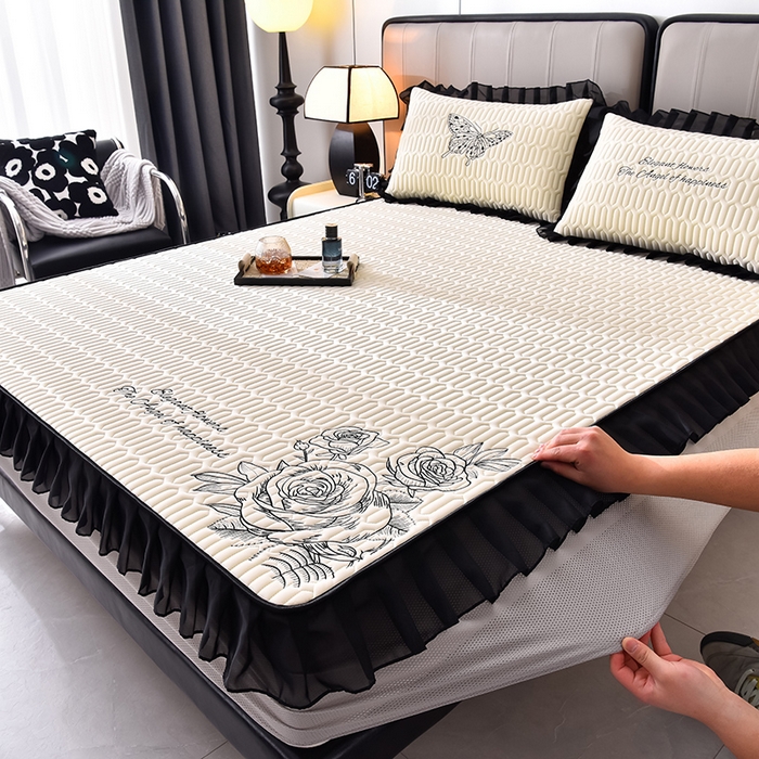 91家纺网 家纺一手货源 找家纺 炫拼家纺 2025春夏新款A类凉感丝花边床笠款乳胶凉席-法式玫瑰 法式玫瑰-玉石白