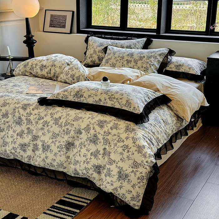 91家纺网 家纺一手货源 找家纺 宅家居 2025新款爆款轻法式赫本风复古印花13372纯棉四件套韩式黑色花边40支全棉三件套 洛莉娜