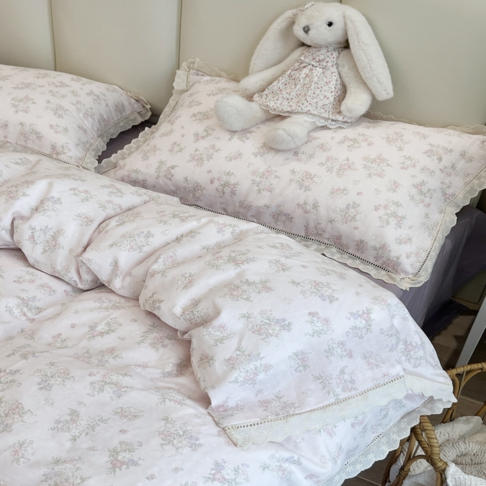 91家纺网 家纺一手货源 找家纺 荣轩2025新款全棉双层纱镂空花边工艺款四件套（铺床版）浓情百利甜