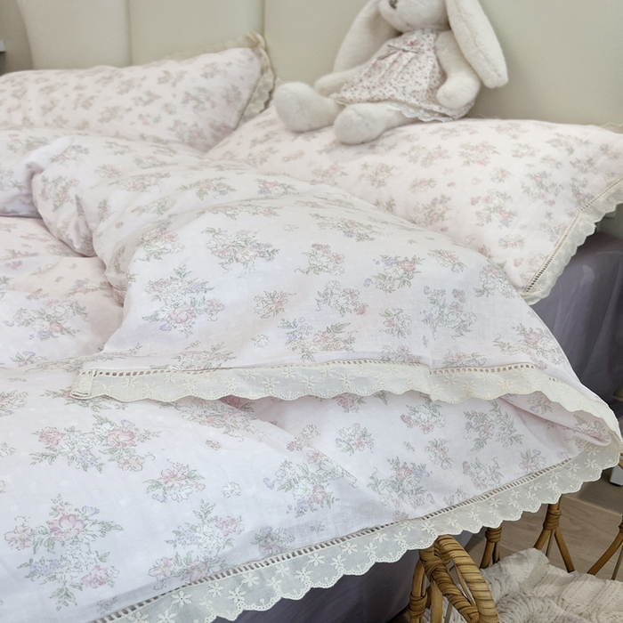 91家纺网 家纺一手货源 找家纺 荣轩2025新款全棉双层纱镂空花边工艺款四件套（铺床版）浓情百利甜