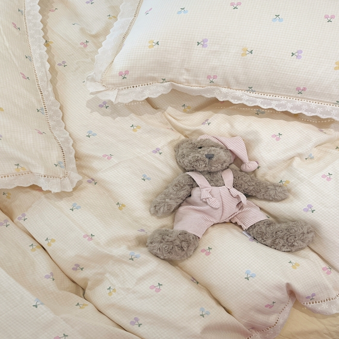 91家纺网 家纺一手货源 找家纺 荣轩2025新款全棉双层纱镂空花边工艺款四件套（铺床版）浓情百利甜