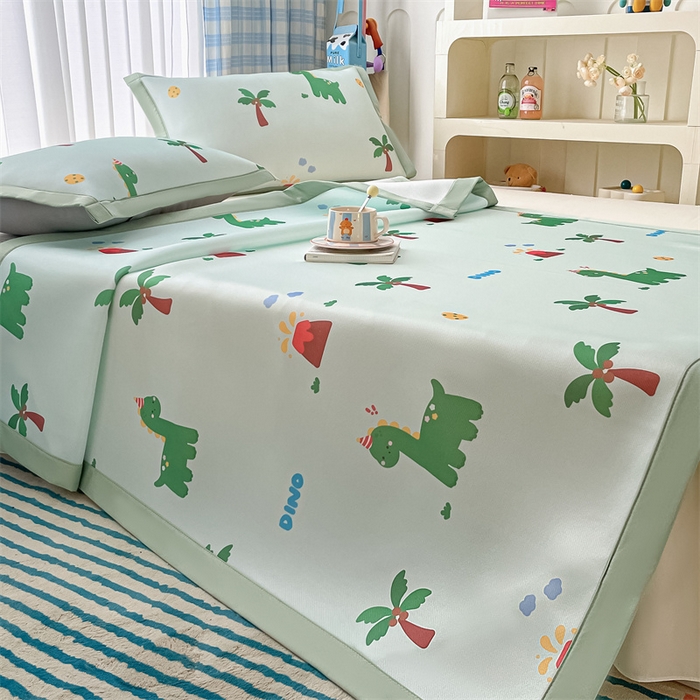 91家纺网 家纺一手货源 找家纺 美澳家纺 2025新款数码印花碳光冰丝席床席床笠三件套 椰椰小恐龙