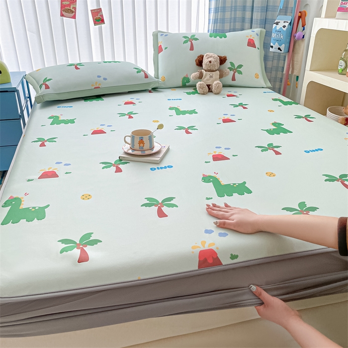 91家纺网 家纺一手货源 找家纺 美澳家纺 2025新款数码印花碳光冰丝席床席床笠三件套 椰椰小恐龙