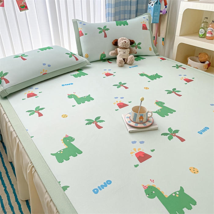 91家纺网 家纺一手货源 找家纺 美澳家纺 2025新款数码印花碳光冰丝席床席床笠三件套 椰椰小恐龙