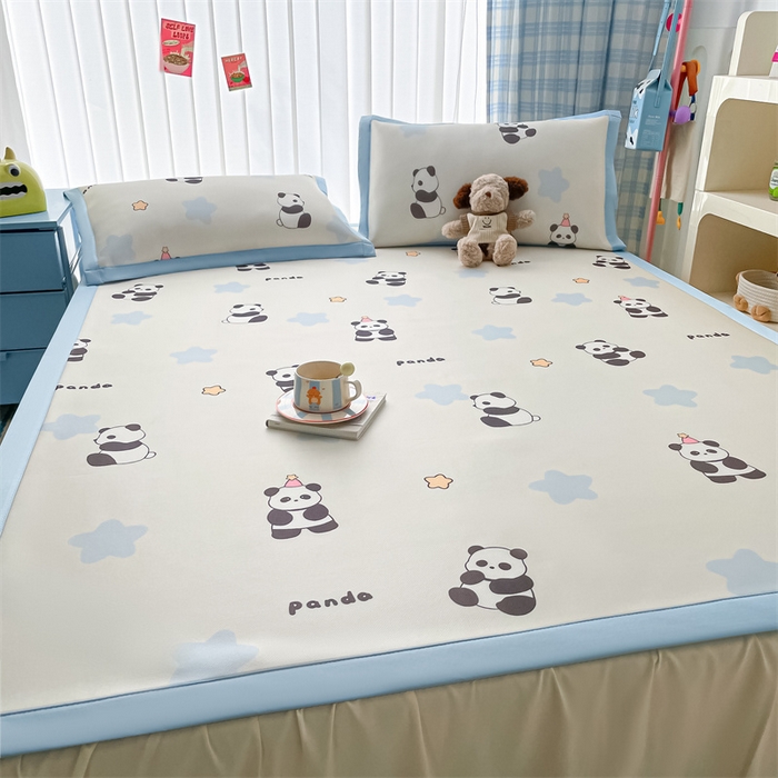 91家纺网 家纺一手货源 找家纺 美澳家纺 2025新款数码印花碳光冰丝席床席床笠三件套 星星熊猫