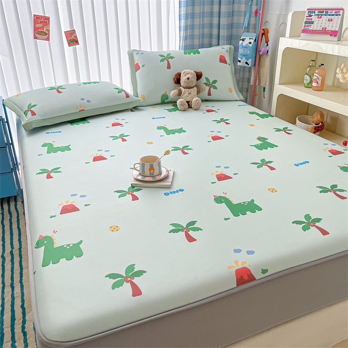 91家纺网 家纺一手货源 找家纺 美澳家纺 2025新款数码印花碳光冰丝席床席床笠三件套 椰椰小恐龙