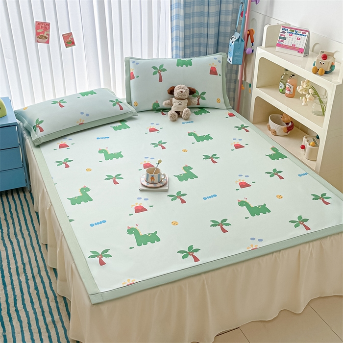 91家纺网 家纺一手货源 找家纺 美澳家纺 2025新款数码印花碳光冰丝席床席床笠三件套 椰椰小恐龙