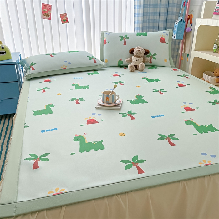 91家纺网 家纺一手货源 找家纺 美澳家纺 2025新款数码印花碳光冰丝席床席床笠三件套 椰椰小恐龙