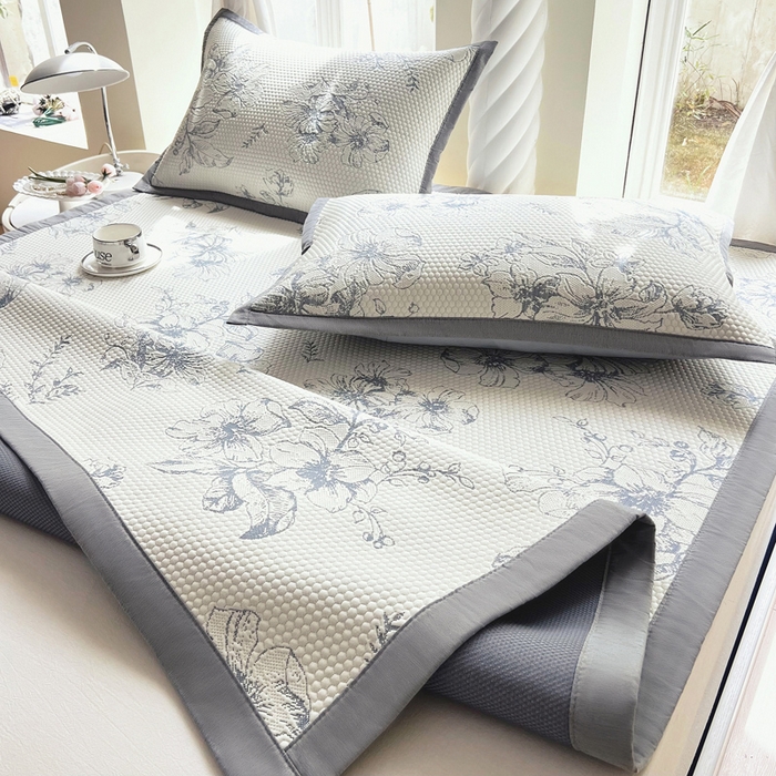 91家纺网 家纺一手货源 找家纺 （总）宜家坊 2025新款A类PE中分子提花软凉席-花夏