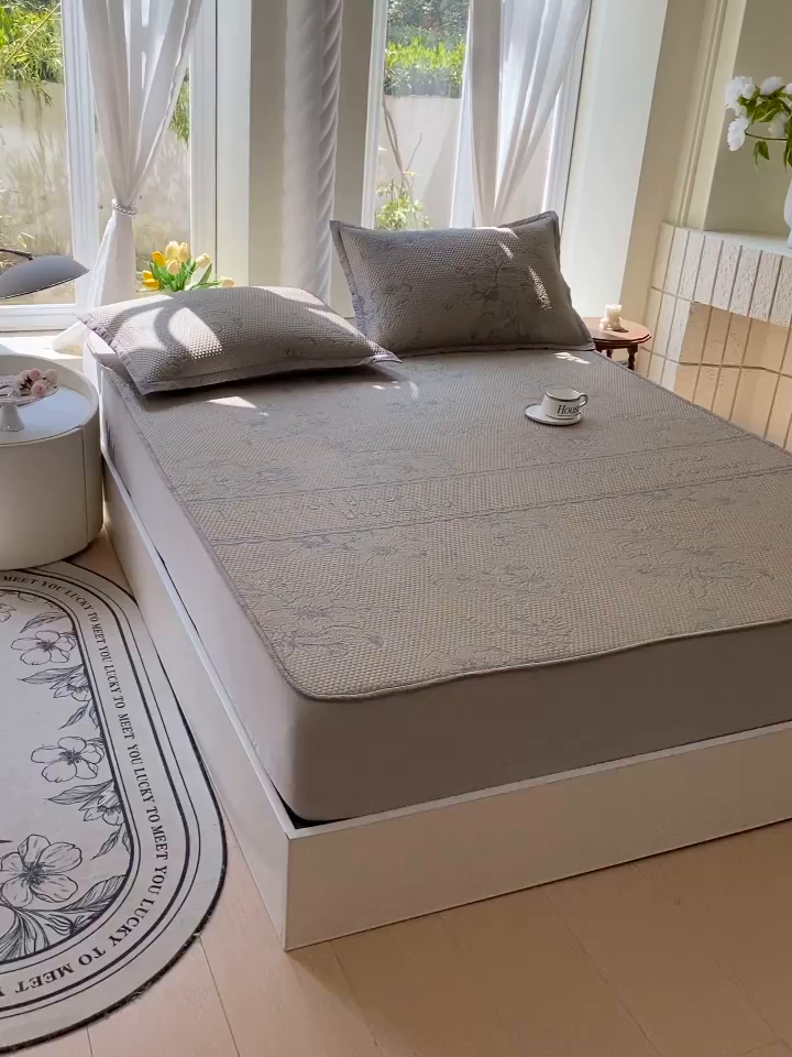 91家纺网 家纺一手货源 找家纺 宜家坊 2025新款A类PE中分子提花软凉席-花夏 床笠款-夏花金