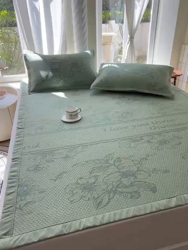 91家纺网 家纺一手货源 找家纺 宜家坊 2025新款A类PE中分子提花软凉席-花夏 床席款-夏花绿