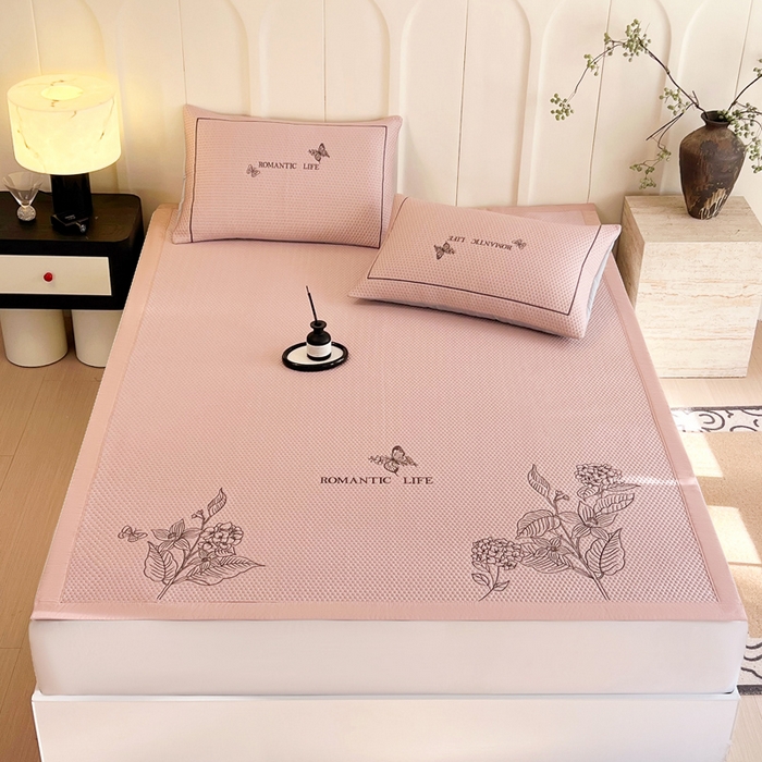 91家纺网 家纺一手货源 找家纺 （总）宜家坊 2025新款A类PE中分子绣花软凉席-墨蝶