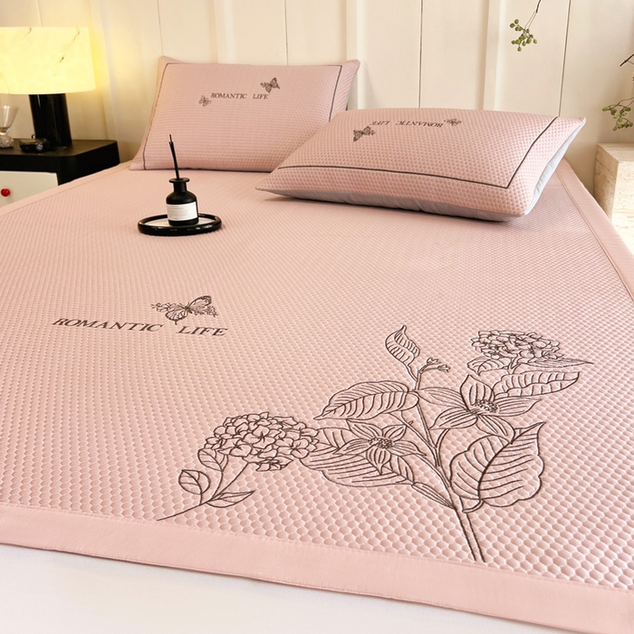 91家纺网 家纺一手货源 找家纺 （总）宜家坊 2025新款A类PE中分子绣花软凉席-墨蝶