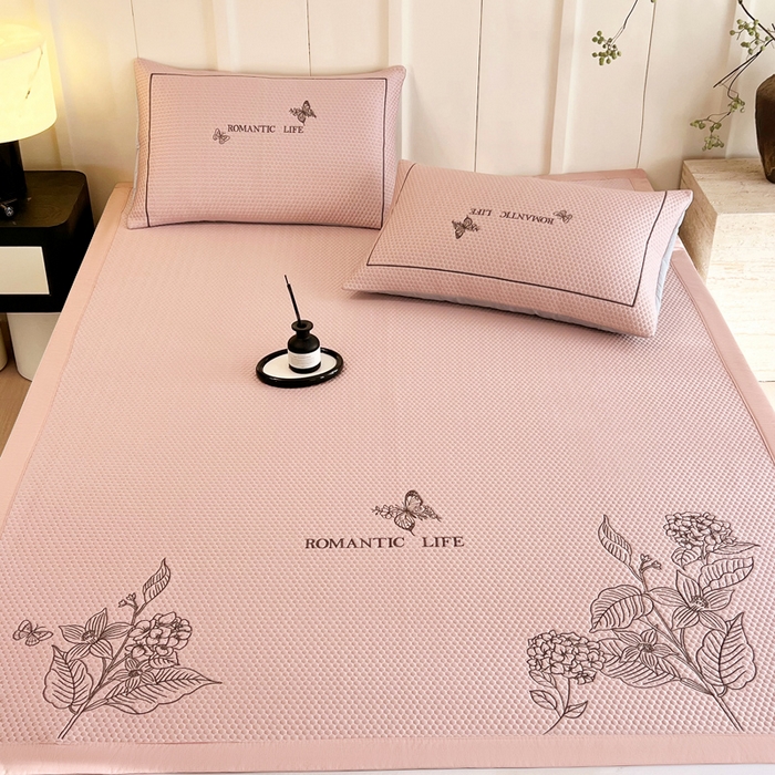 91家纺网 家纺一手货源 找家纺 （总）宜家坊 2025新款A类PE中分子绣花软凉席-墨蝶