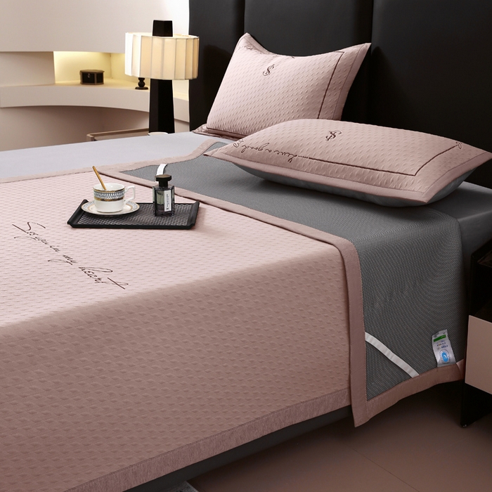 91家纺网 家纺一手货源 找家纺 （总）宜家坊 2025新款A类PE中分子绣花软凉席-雅致