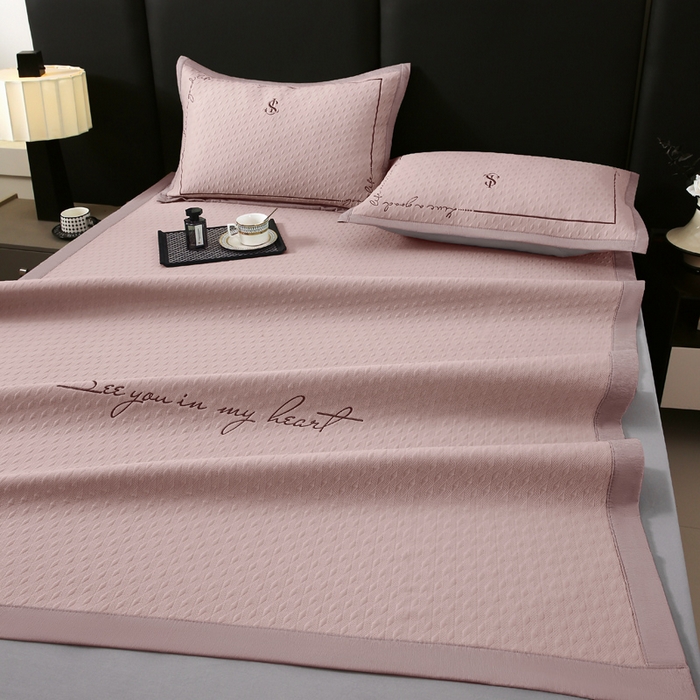 91家纺网 家纺一手货源 找家纺 （总）宜家坊 2025新款A类PE中分子绣花软凉席-雅致