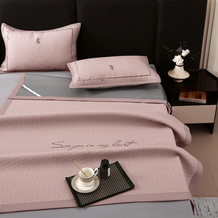 91家纺网 家纺一手货源 找家纺 （总）宜家坊 2025新款A类PE中分子绣花软凉席-雅致