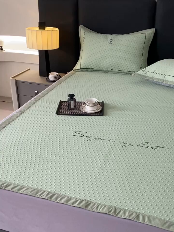 91家纺网 家纺一手货源 找家纺 宜家坊 2025新款A类PE中分子绣花软凉席-雅致 床席款-雅致绿