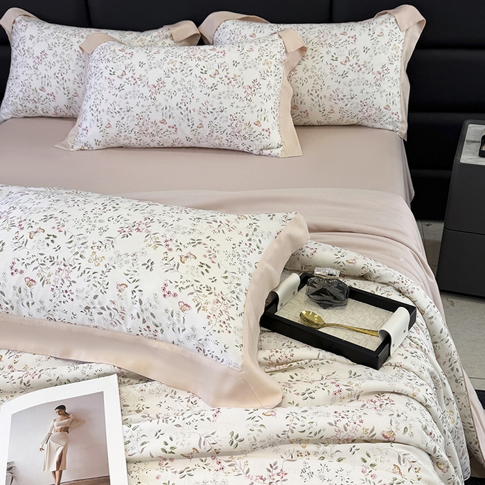 91家纺网 家纺一手货源 找家纺 宜家坊 2025春夏新款莱赛尔天丝夏被嵌绳款数码印花单夏被夏被四件套单床笠单床单款 吟禾暮