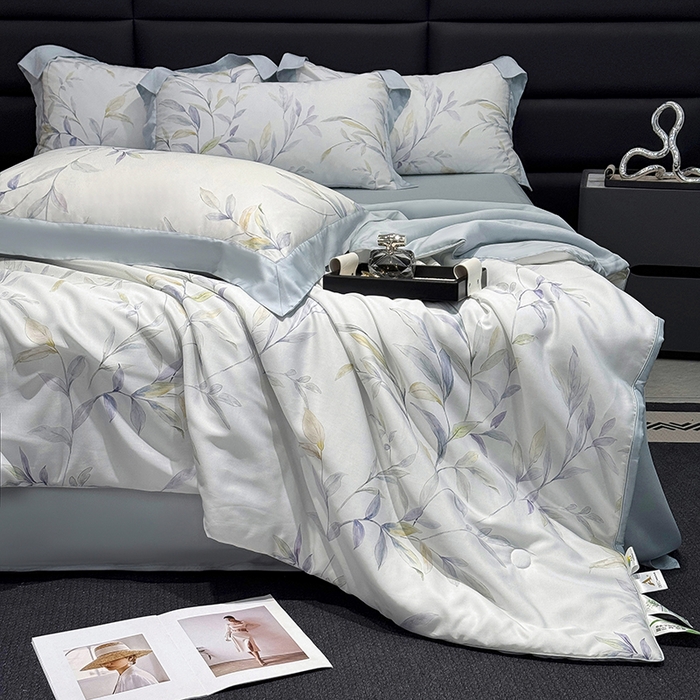 91家纺网 家纺一手货源 找家纺 宜家坊 2025春夏新款莱赛尔天丝夏被嵌绳款数码印花单夏被夏被四件套单床笠单床单款 春晓雨梦