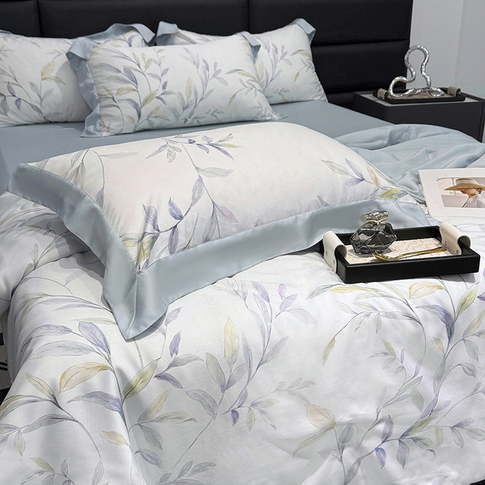 91家纺网 家纺一手货源 找家纺 宜家坊 2025春夏新款莱赛尔天丝夏被嵌绳款数码印花单夏被夏被四件套单床笠单床单款 春晓雨梦