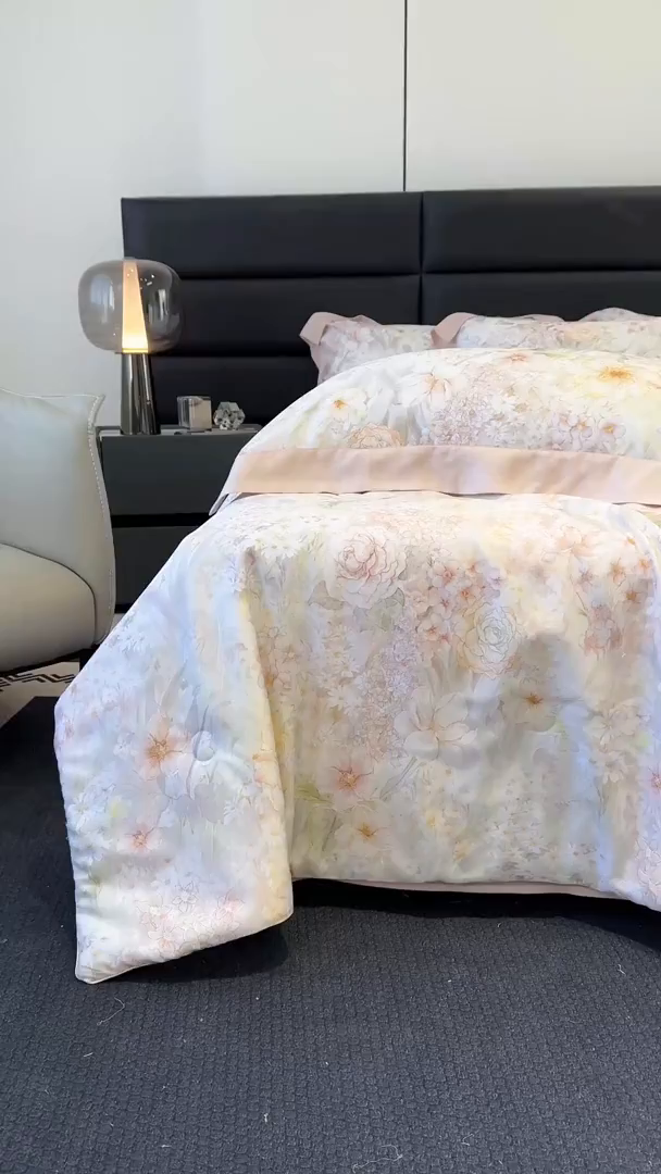 91家纺网 家纺一手货源 找家纺 宜家坊 2025春夏新款莱赛尔天丝夏被嵌绳款数码印花单夏被夏被四件套单床笠单床单款 筱然