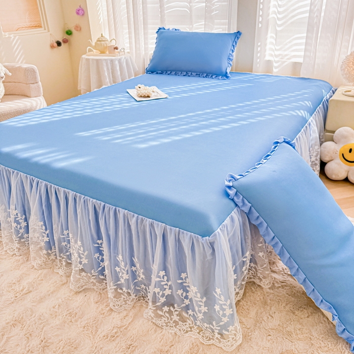 91家纺网 家纺一手货源 找家纺 LIFE.丽芙 2025春夏新款独家研发太空层凉感软席双层蕾丝边冰丝凉席床裙款 冰蓝