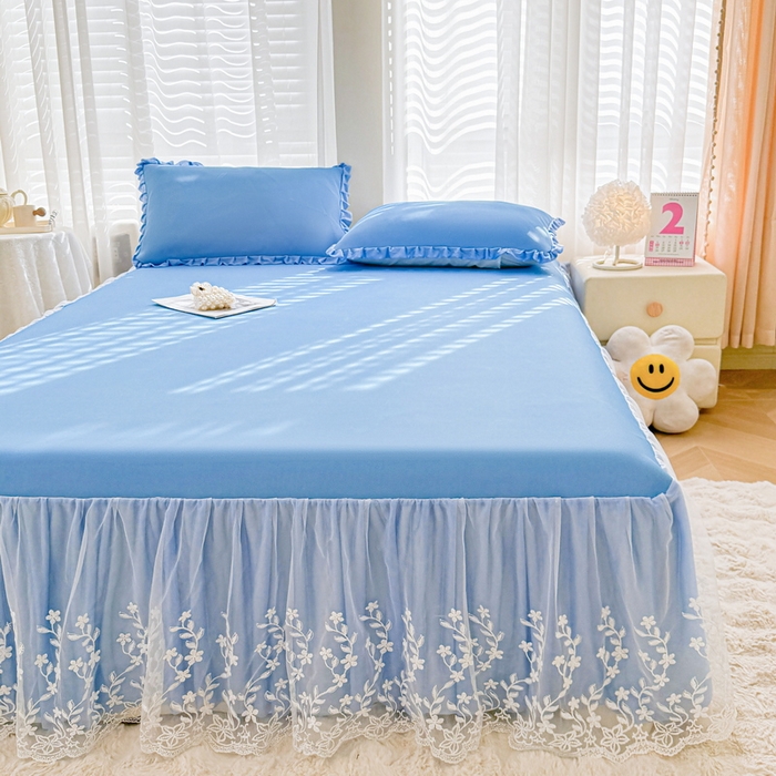 91家纺网 家纺一手货源 找家纺 LIFE.丽芙 2025春夏新款独家研发太空层凉感软席双层蕾丝边冰丝凉席床裙款 冰蓝