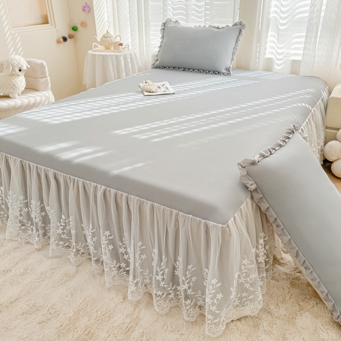 91家纺网 家纺一手货源 找家纺 LIFE.丽芙 2025春夏新款独家研发太空层凉感软席双层蕾丝边冰丝凉席床裙款 浅灰