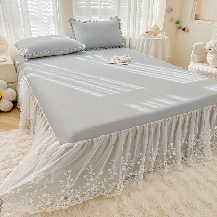 91家纺网 家纺一手货源 找家纺 LIFE.丽芙 2025春夏新款独家研发太空层凉感软席双层蕾丝边冰丝凉席床裙款 浅灰