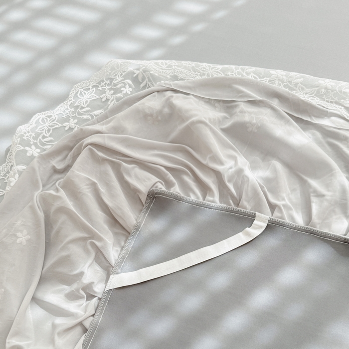 91家纺网 家纺一手货源 找家纺 LIFE.丽芙 2025春夏新款独家研发太空层凉感软席双层蕾丝边冰丝凉席床裙款 浅灰