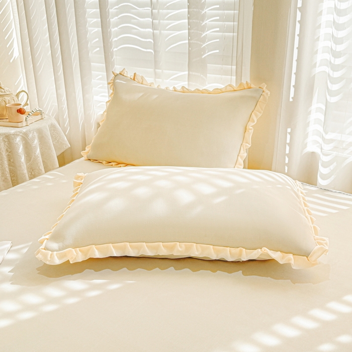 91家纺网 家纺一手货源 找家纺 LIFE.丽芙 2025春夏新款独家研发太空层凉感软席双层蕾丝边冰丝凉席床裙款 奶昔黄