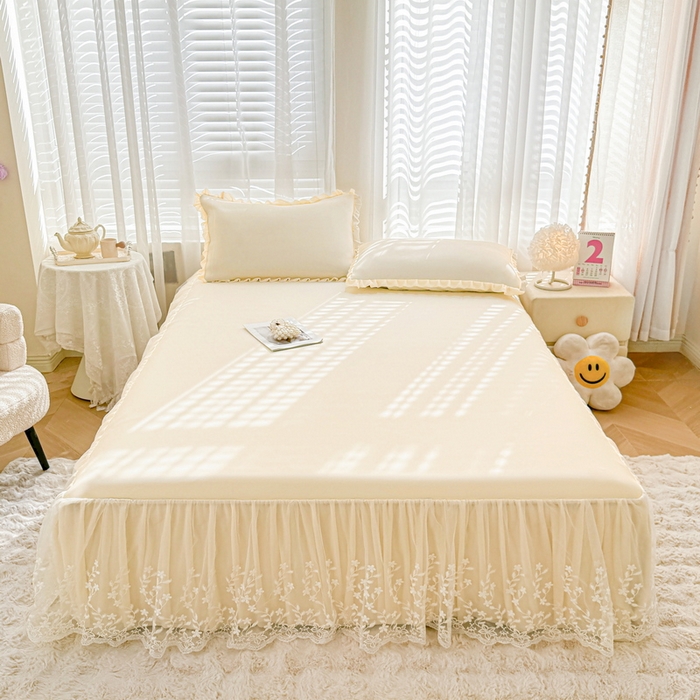 91家纺网 家纺一手货源 找家纺 LIFE.丽芙 2025春夏新款独家研发太空层凉感软席双层蕾丝边冰丝凉席床裙款 奶昔黄