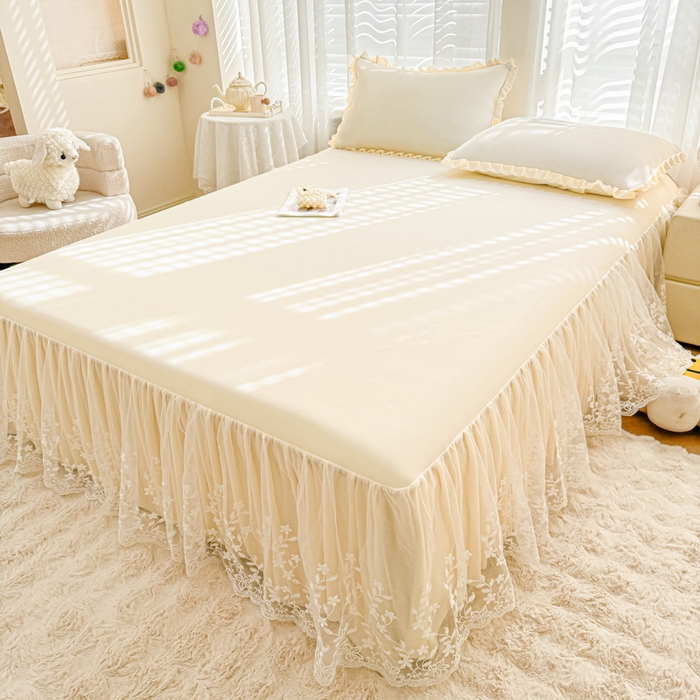 91家纺网 家纺一手货源 找家纺 LIFE.丽芙 2025春夏新款独家研发太空层凉感软席双层蕾丝边冰丝凉席床裙款 奶昔黄