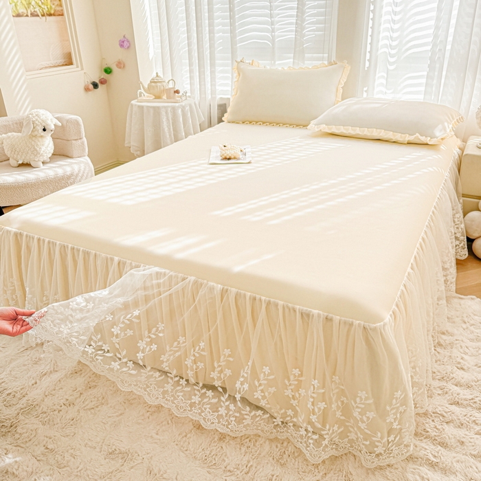 91家纺网 家纺一手货源 找家纺 LIFE.丽芙 2025春夏新款独家研发太空层凉感软席双层蕾丝边冰丝凉席床裙款 奶昔黄