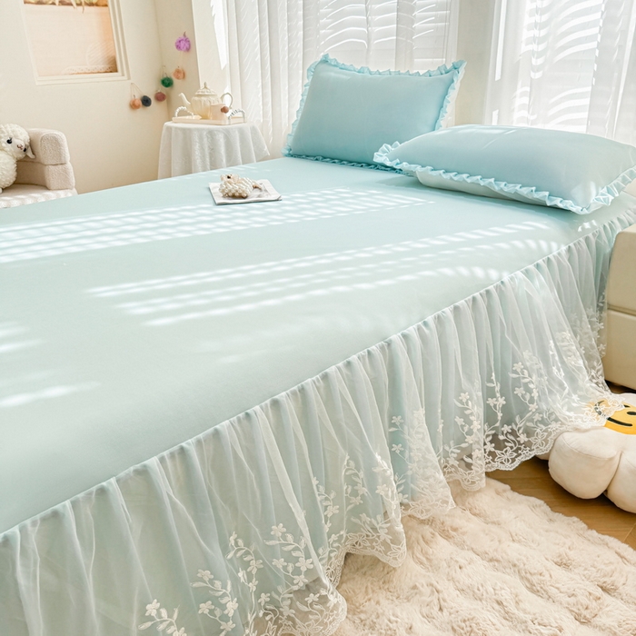 91家纺网 家纺一手货源 找家纺 LIFE.丽芙 2025春夏新款独家研发太空层凉感软席双层蕾丝边冰丝凉席床裙款 浅兰