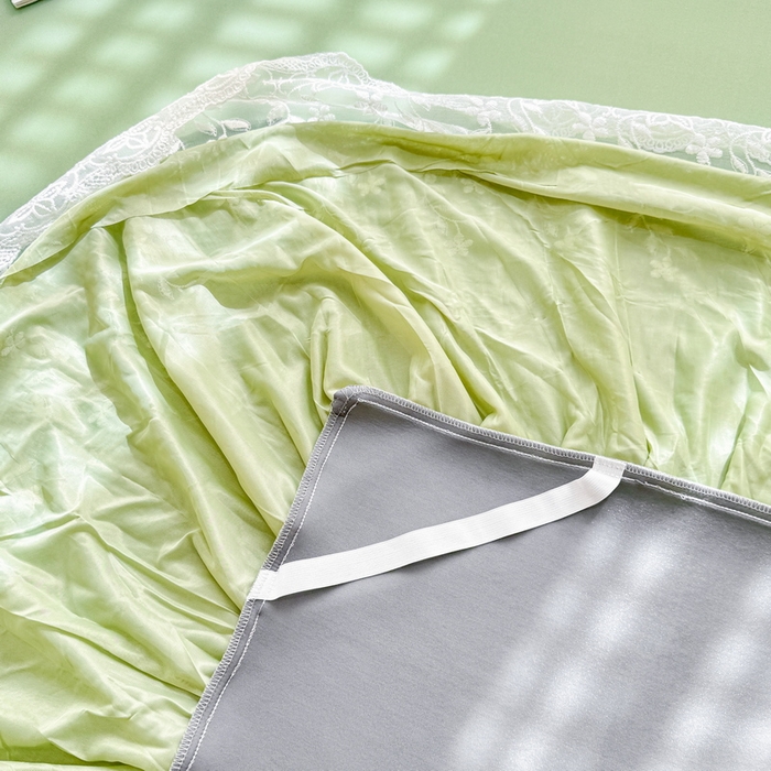 91家纺网 家纺一手货源 找家纺 LIFE.丽芙 2025春夏新款独家研发太空层凉感软席双层蕾丝边冰丝凉席床裙款 牛油果绿