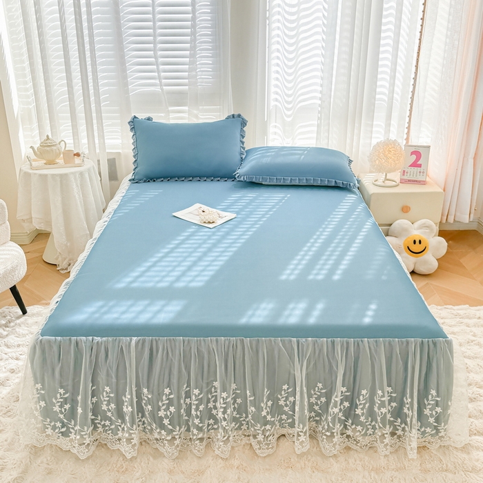 91家纺网 家纺一手货源 找家纺 LIFE.丽芙 2025春夏新款独家研发太空层凉感软席双层蕾丝边冰丝凉席床裙款 宾利蓝