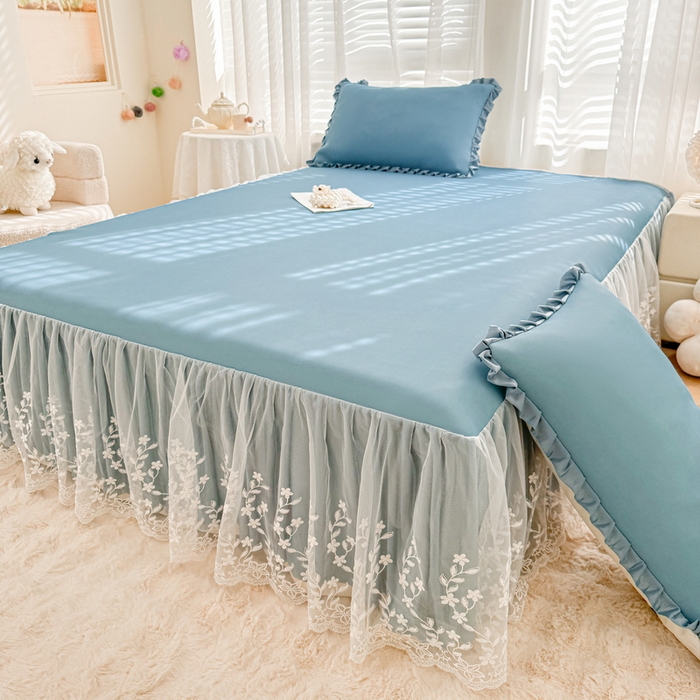 91家纺网 家纺一手货源 找家纺 LIFE.丽芙 2025春夏新款独家研发太空层凉感软席双层蕾丝边冰丝凉席床裙款 宾利蓝