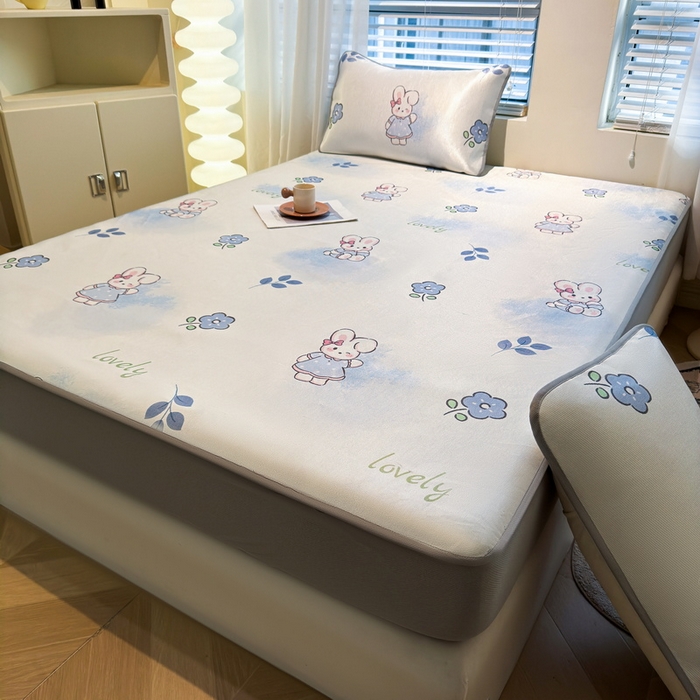 91家纺网 家纺一手货源 找家纺 （总）LIFE.丽芙 2025春夏季新品数码印花冰藤凉席席子床笠三件套加厚冰丝软藤席小清新印花床罩单件（风格二）