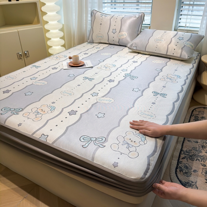 91家纺网 家纺一手货源 找家纺 （总）LIFE.丽芙 2025春夏季新品数码印花冰藤凉席席子床笠三件套加厚冰丝软藤席小清新印花床罩单件（风格二）