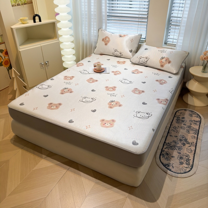 91家纺网 家纺一手货源 找家纺 LIFE.丽芙 2025春夏季新品数码印花冰藤凉席席子床笠三件套加厚冰丝软藤席小清新印花床罩单件（风格二） 黄油小熊