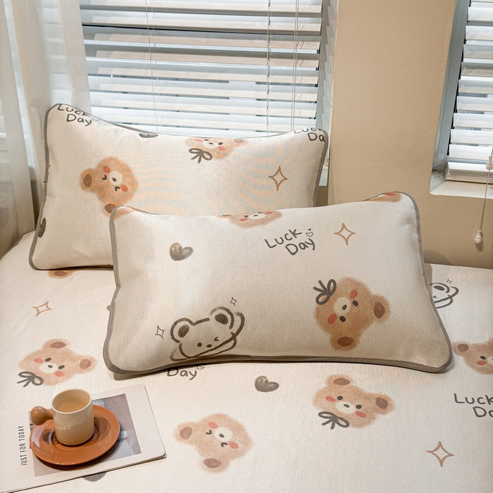 91家纺网 家纺一手货源 找家纺 LIFE.丽芙 2025春夏季新品数码印花冰藤凉席席子床笠三件套加厚冰丝软藤席小清新印花床罩单件（风格二） 黄油小熊