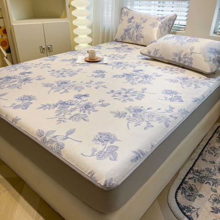 91家纺网 家纺一手货源 找家纺 LIFE.丽芙 2025春夏季新品数码印花冰藤凉席席子床笠三件套加厚冰丝软藤席小清新印花床罩单件（风格二） 赫本