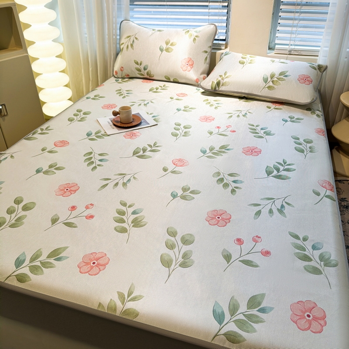 91家纺网 家纺一手货源 找家纺 LIFE.丽芙 2025春夏季新品数码印花冰藤凉席席子床笠三件套加厚冰丝软藤席小清新印花床罩单件（风格二） 莫妮卡