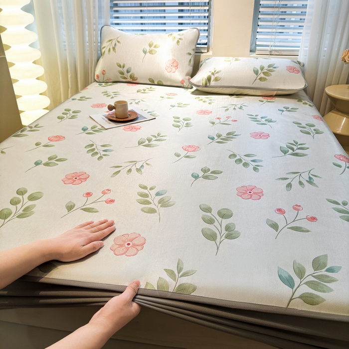 91家纺网 家纺一手货源 找家纺 LIFE.丽芙 2025春夏季新品数码印花冰藤凉席席子床笠三件套加厚冰丝软藤席小清新印花床罩单件（风格二） 莫妮卡